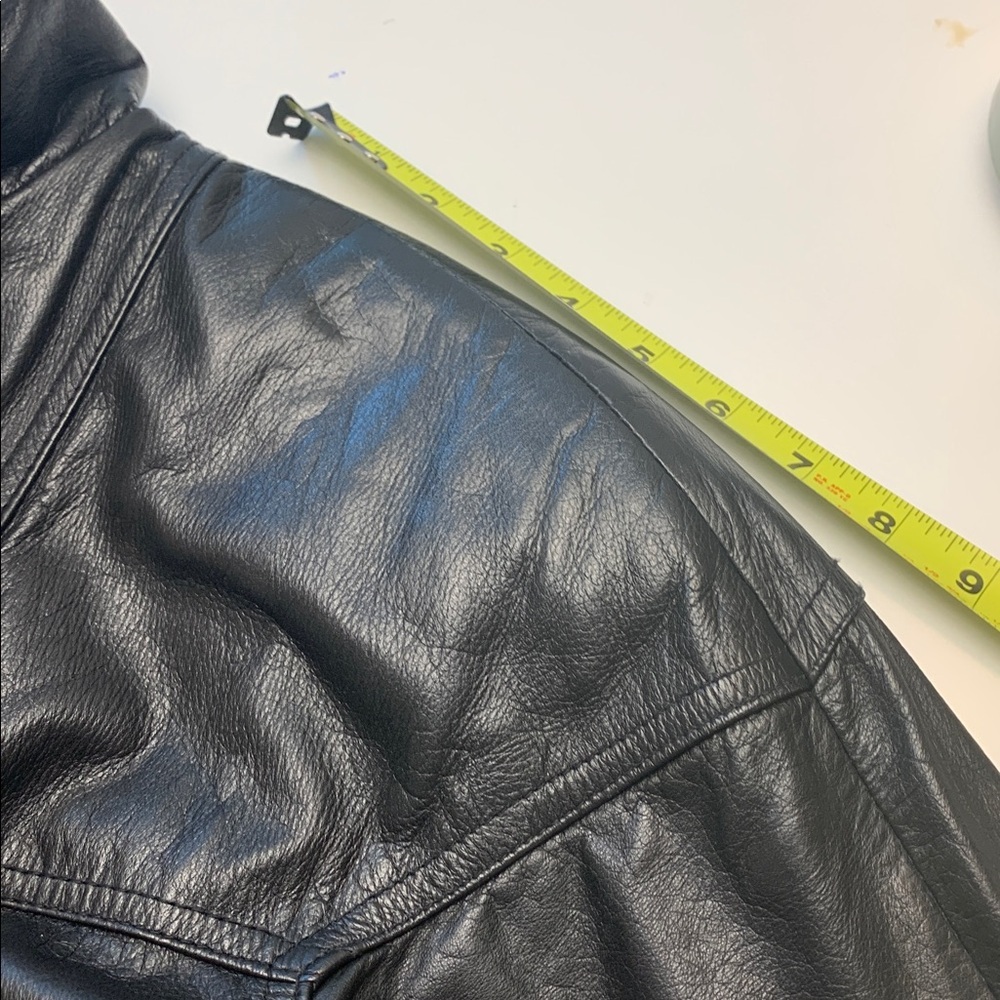Danier Women’s Black Leather Motorcycle Jacket, Pockets, Adjustable Waist - Picture 13 of 17